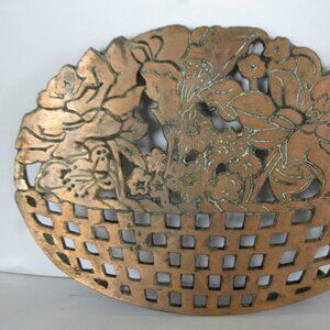 1983 Old Dutch Design 8" x 6" Oval Flowers in a Basket Hot Plate Trivet